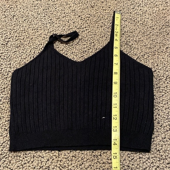 NWOT Black Ribbed Cropped Tank Top Size Small - Picture 8 of 10